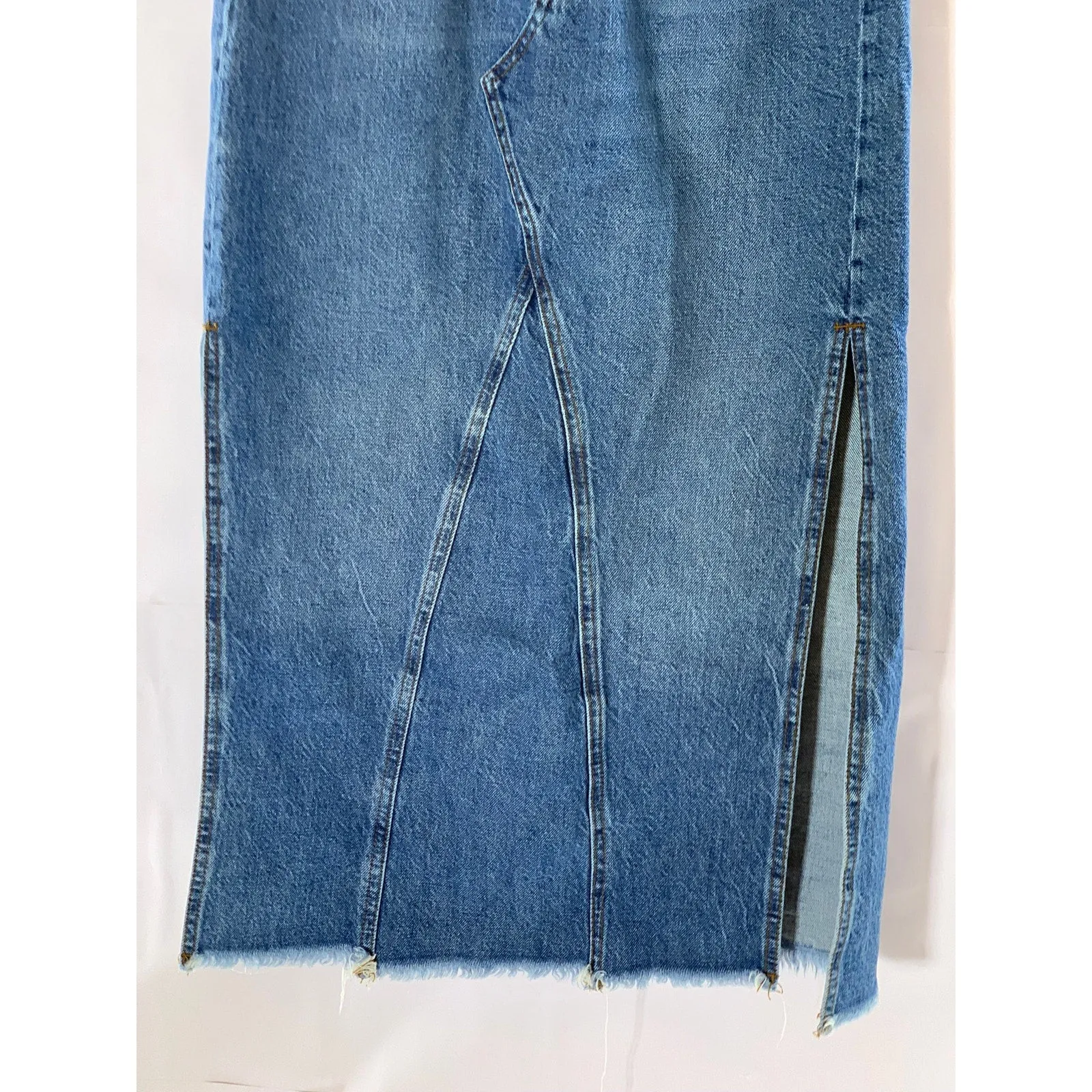 FREE PEOPLE Women's Blue Denim Side-Slit Raw-Hem Five Pocket Midi Skirt SZ 6