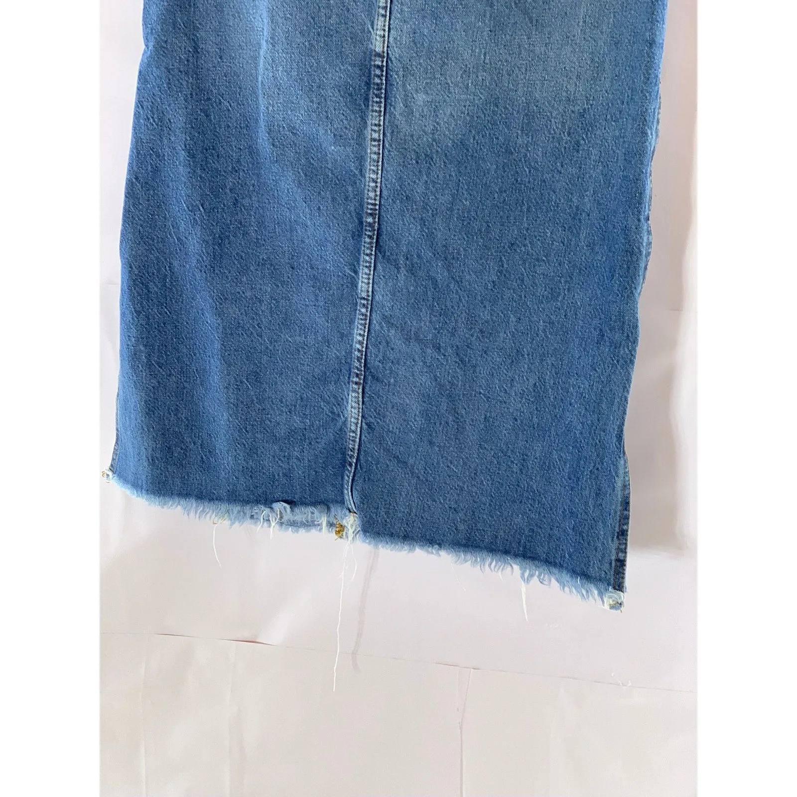 FREE PEOPLE Women's Blue Denim Side-Slit Raw-Hem Five Pocket Midi Skirt SZ 6