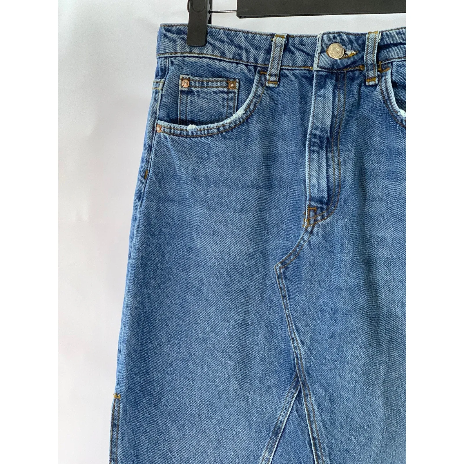 FREE PEOPLE Women's Blue Denim Side-Slit Raw-Hem Five Pocket Midi Skirt SZ 6