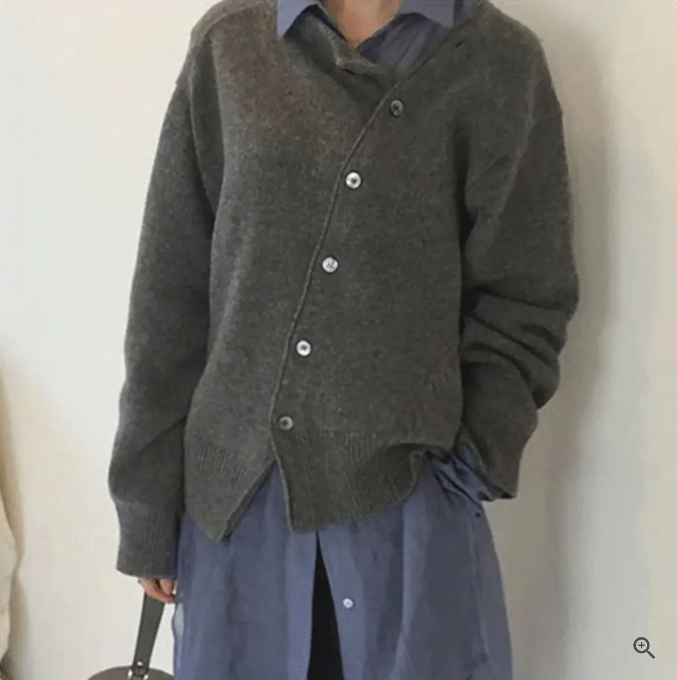 Isabelle – Comfortabel Vest Met Speelse Knopen