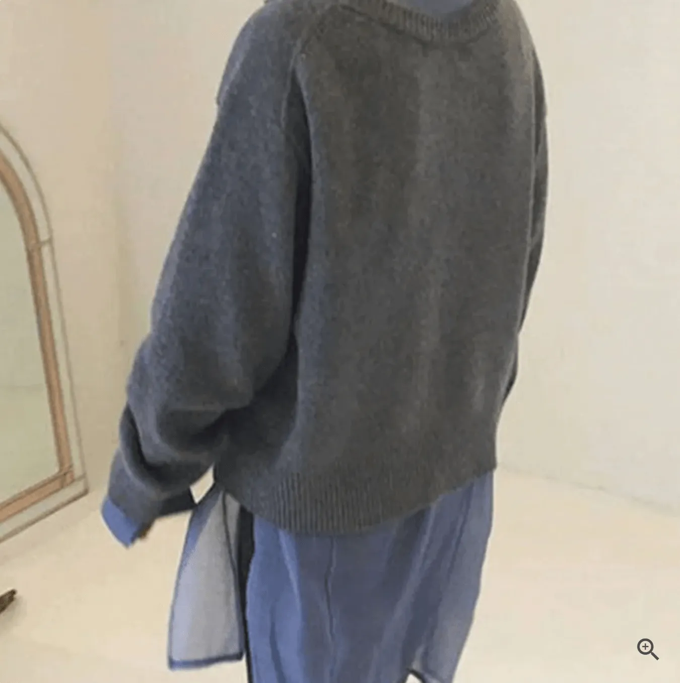 Isabelle – Comfortabel Vest Met Speelse Knopen