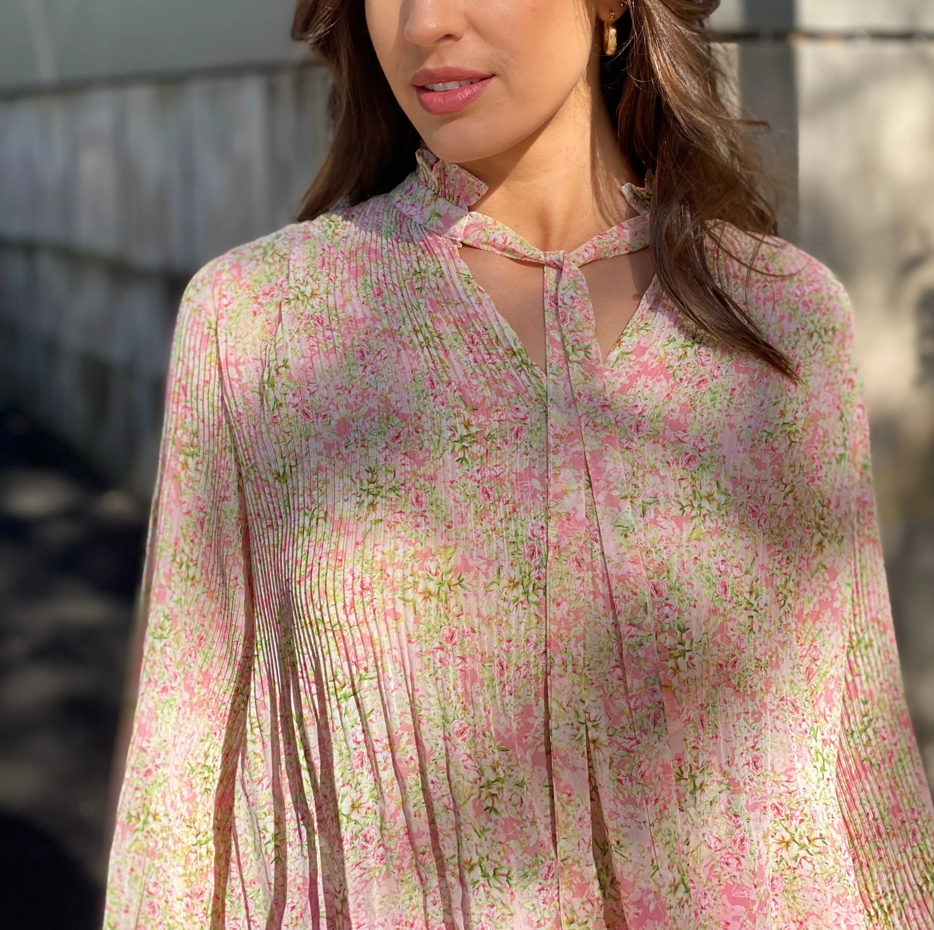 ZW240-2SS Tie Up Neck Floral Print Linen Blouse